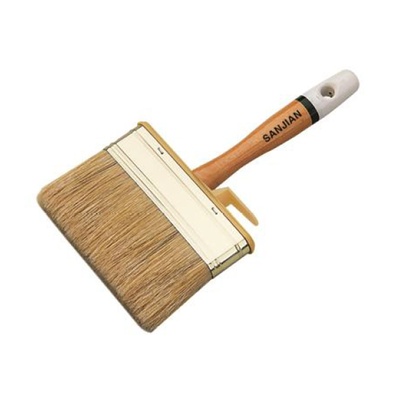 Reinigen der Bürste mit Holzgriff